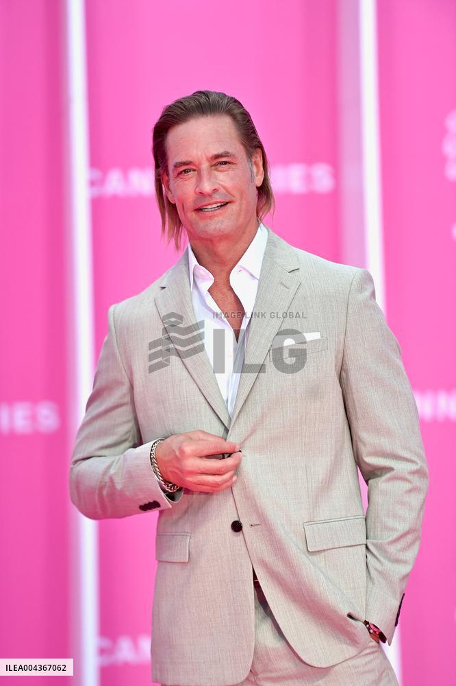 8th Canneseries - Pink Carpet