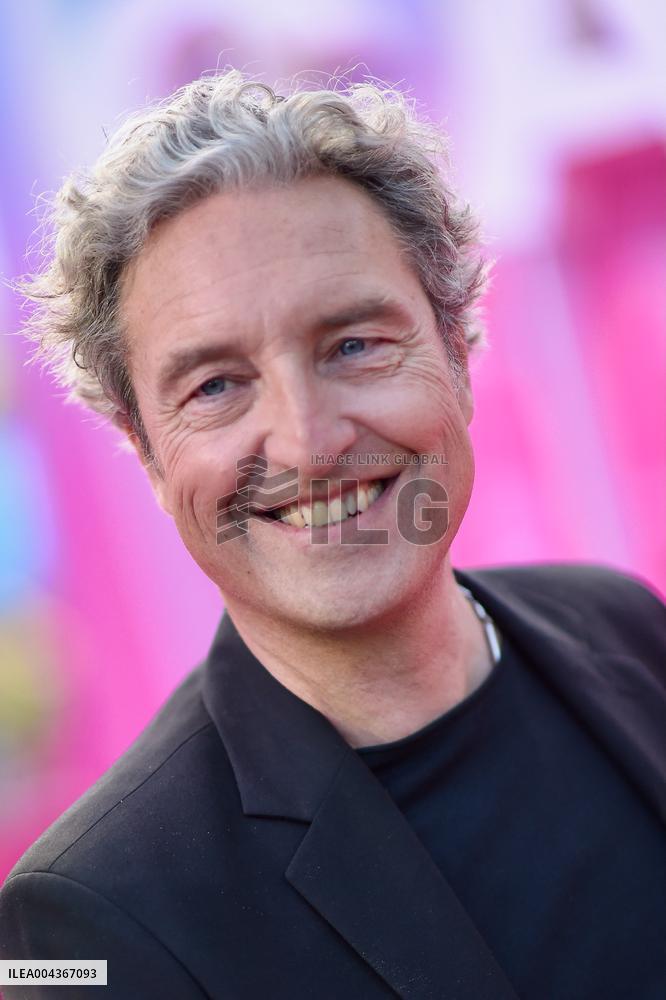 8th Canneseries - Pink Carpet