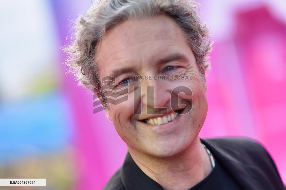 8th Canneseries - Pink Carpet