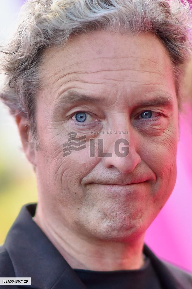 8th Canneseries - Pink Carpet