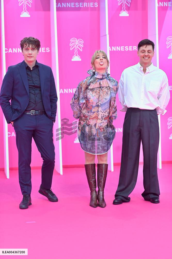 8th Canneseries - Pink Carpet