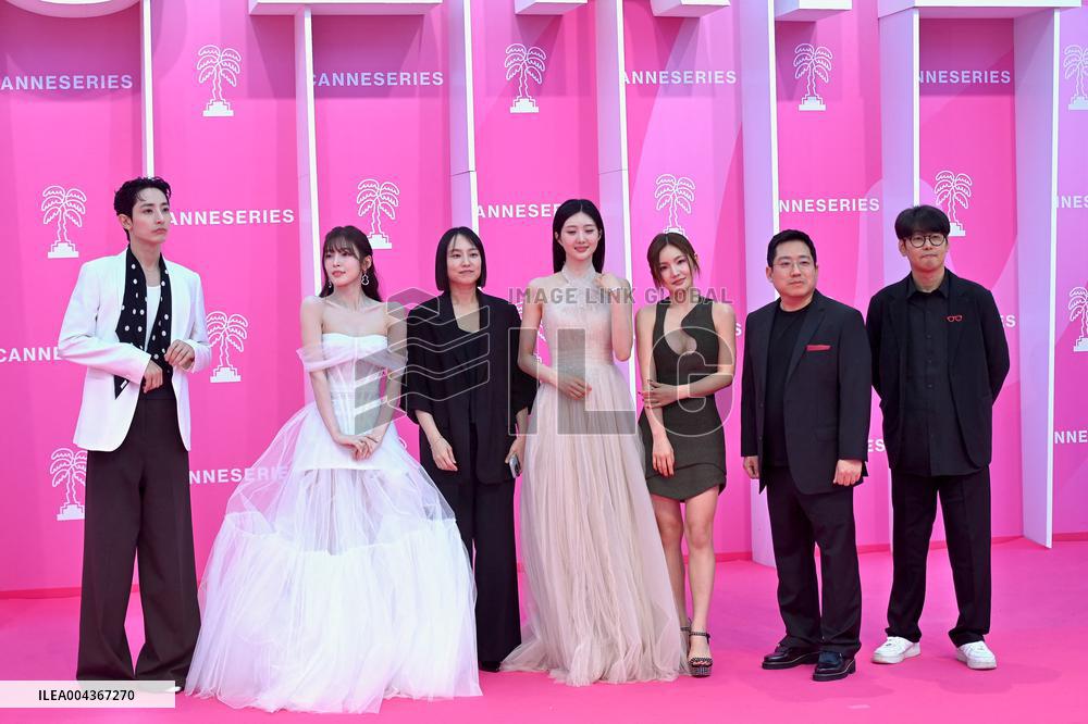 8th Canneseries - Pink Carpet