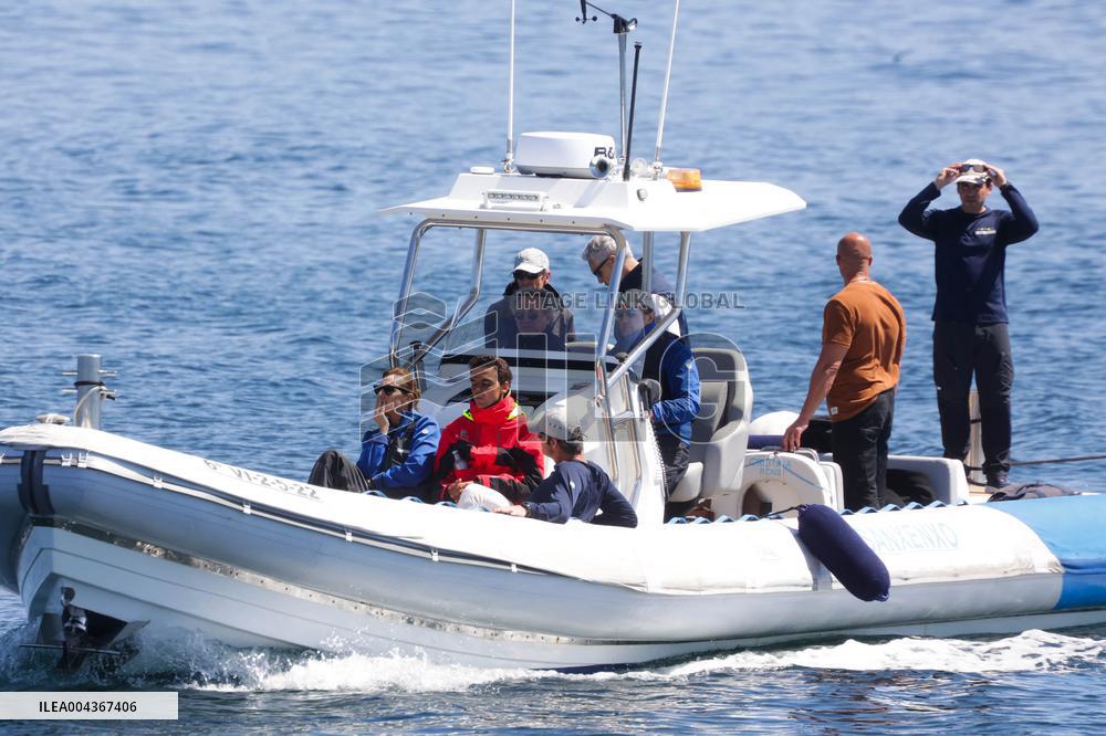 King Juan Carlos and Infanta Elena enjoy a new day of regattas