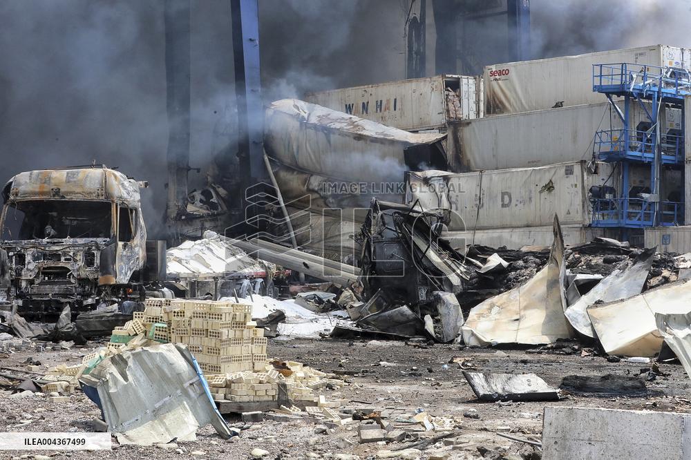 28 Killed and 800 Injured in Port Explosion - Iran