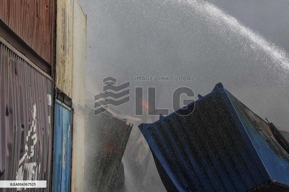 28 Killed and 800 Injured in Port Explosion - Iran