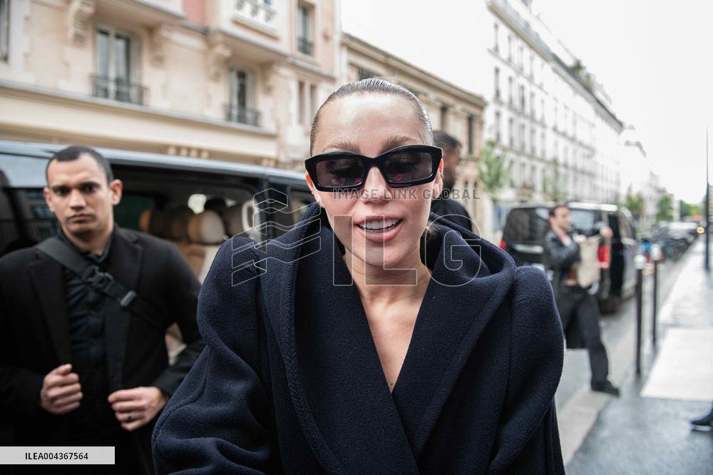 Miley Cyrus Arrives For A Photo Shoot - Paris