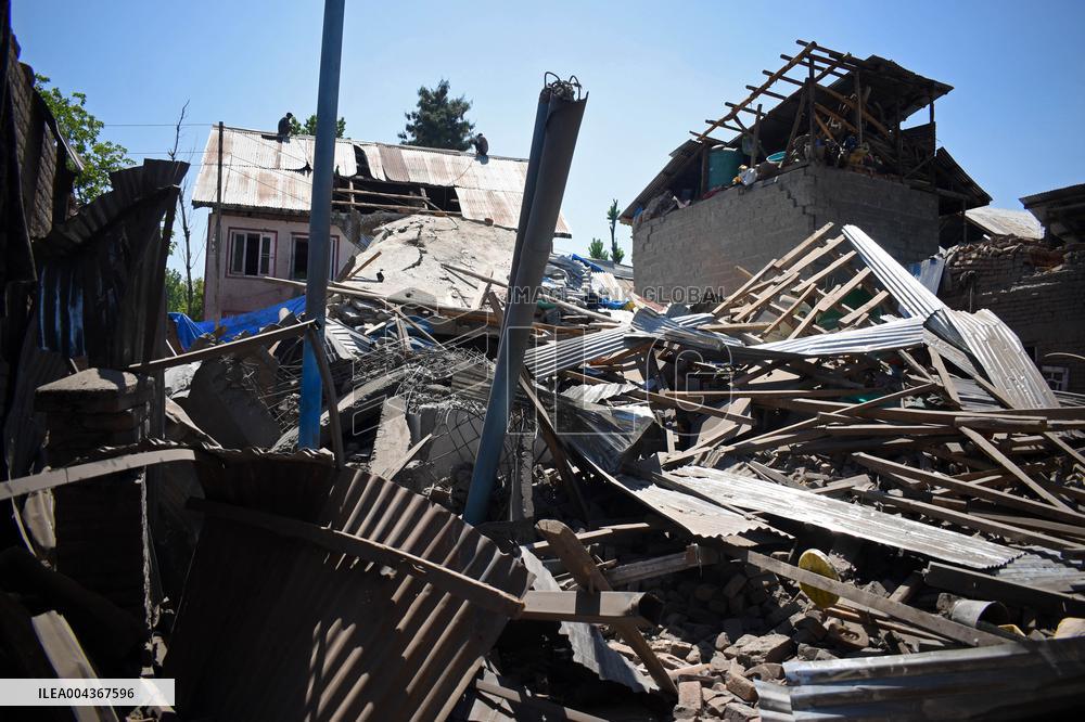 Kashmir Militant Homes Raided - India