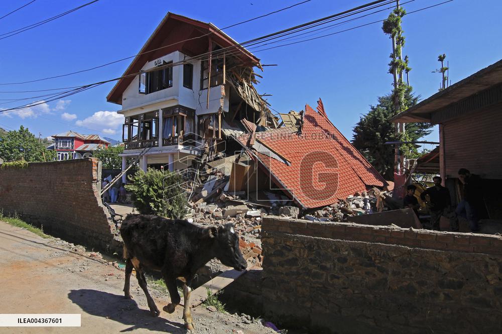 Kashmir Militant Homes Raided - India