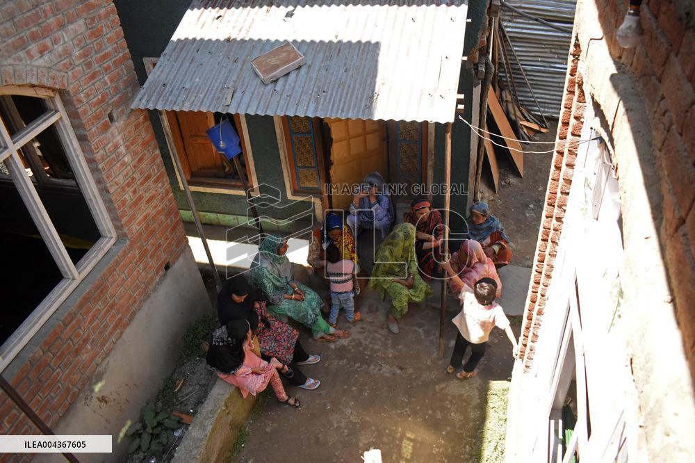 Kashmir Militant Homes Raided - India