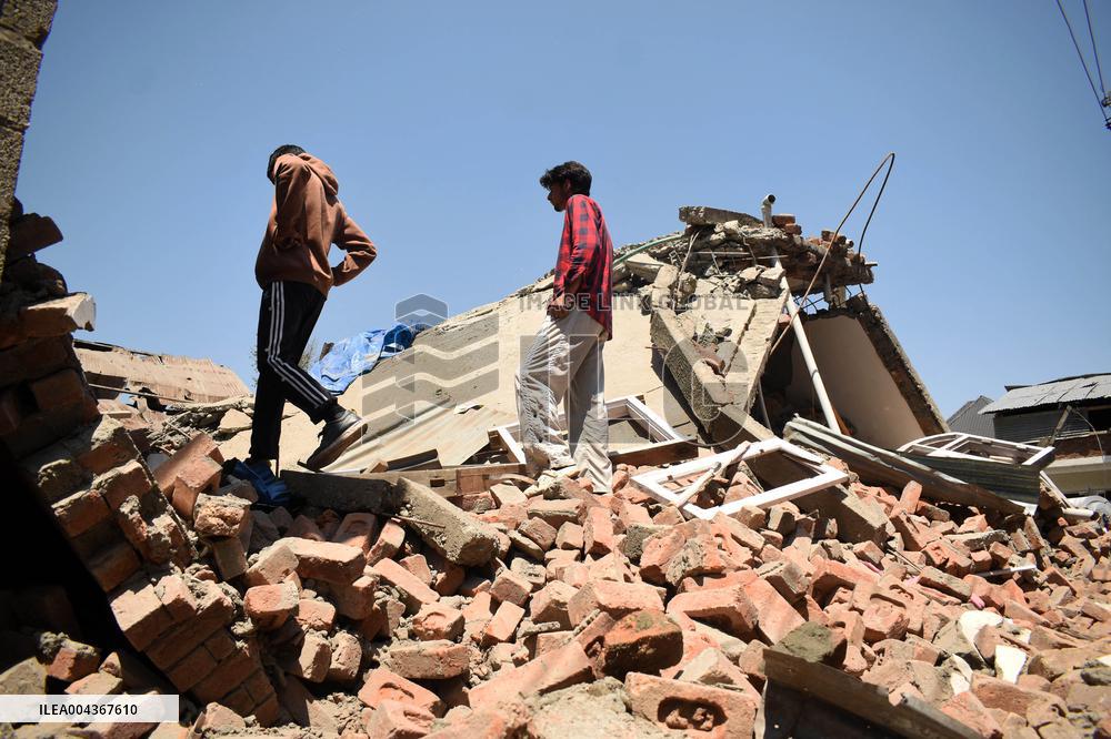 Kashmir Militant Homes Raided - India