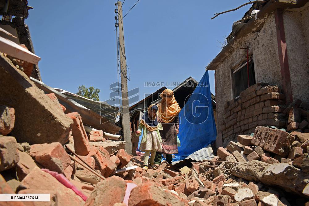 Kashmir Militant Homes Raided - India