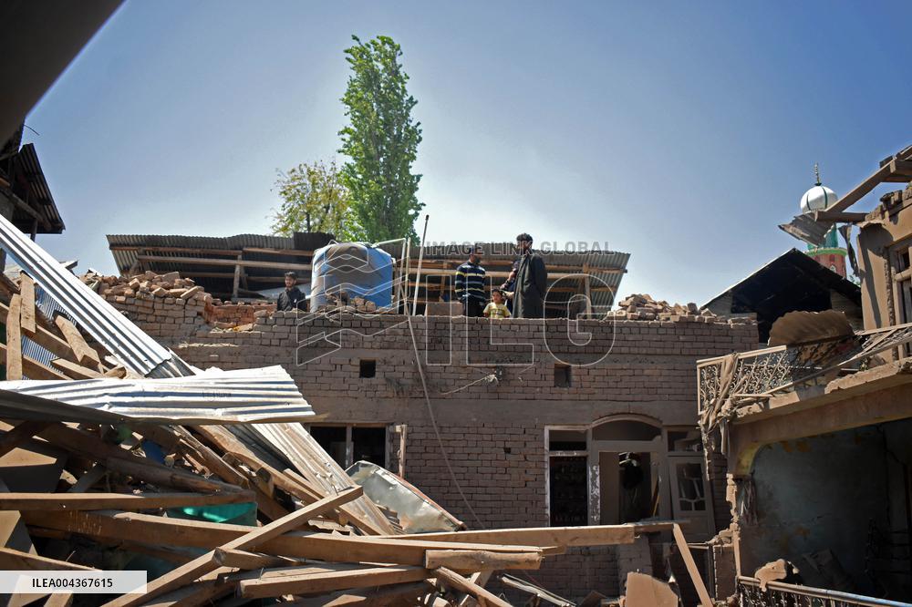 Kashmir Militant Homes Raided - India