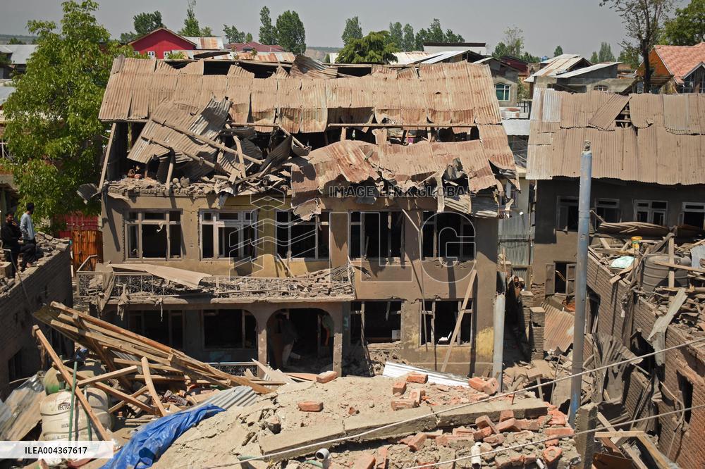 Kashmir Militant Homes Raided - India