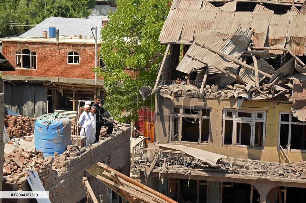 Kashmir Militant Homes Raided - India