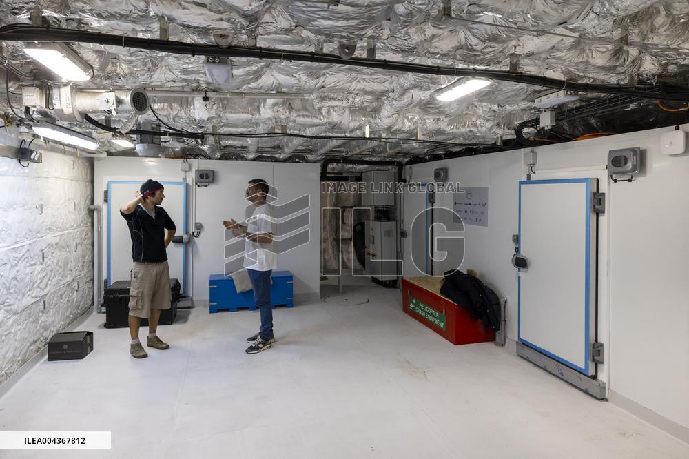 Tara Ceremonial ship launching for Arctic Exploration - France