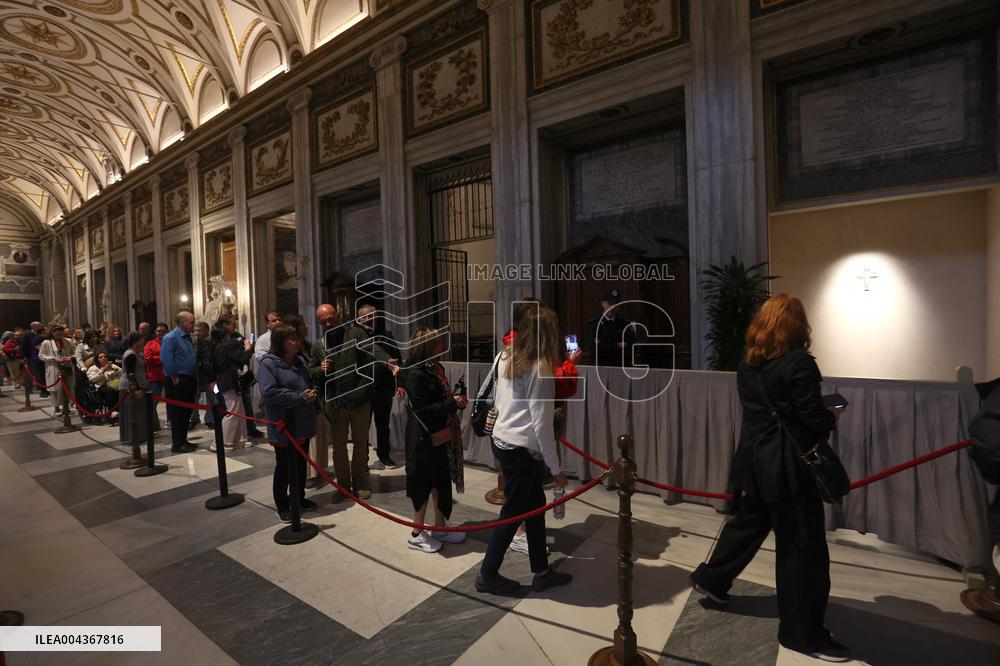 Homage of the faithful at the Tomb of Pope Francis in Santa Maria Maggiore - Rome