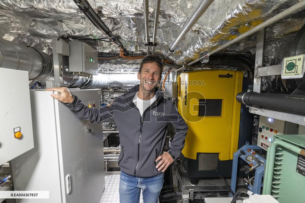 Tara Ceremonial ship launching for Arctic Exploration - France