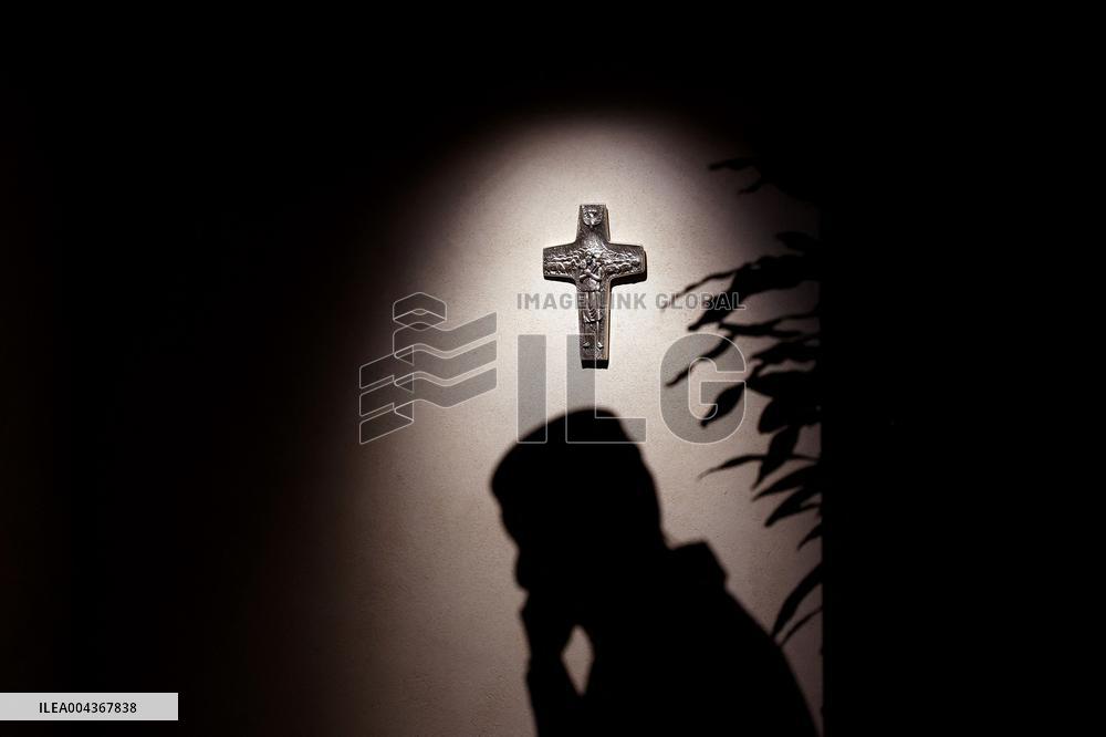 Homage of the faithful at the Tomb of Pope Francis in Santa Maria Maggiore - Rome