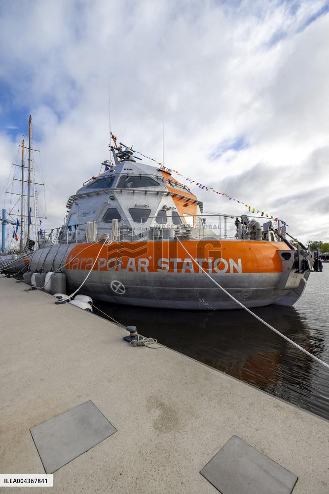 Tara Ceremonial ship launching for Arctic Exploration - France