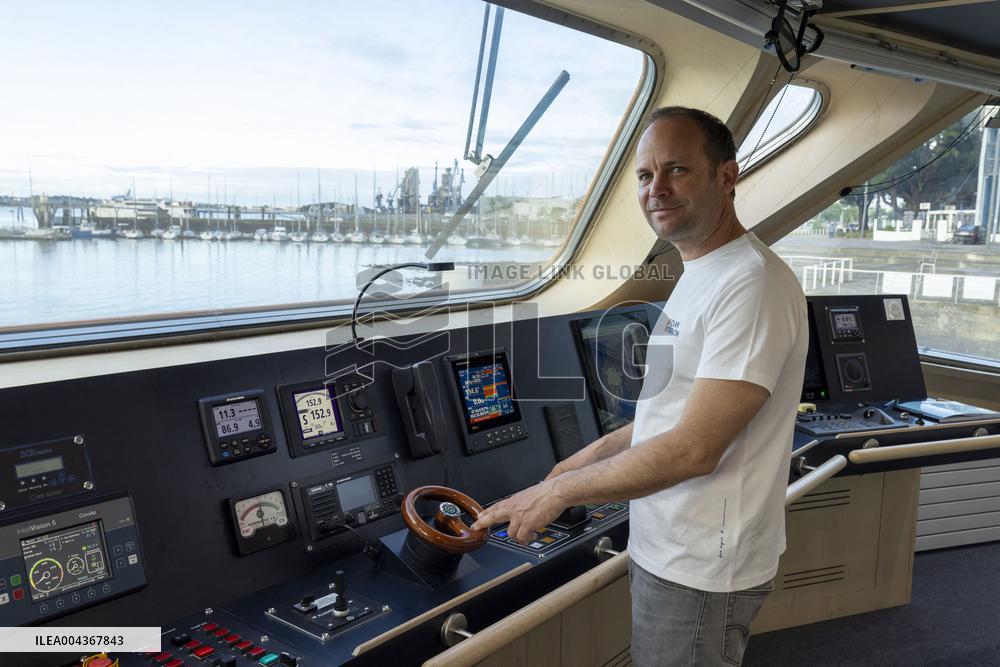 Tara Ceremonial ship launching for Arctic Exploration - France