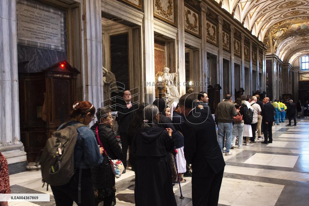 Homage of the faithful at the Tomb of Pope Francis in Santa Maria Maggiore - Rome