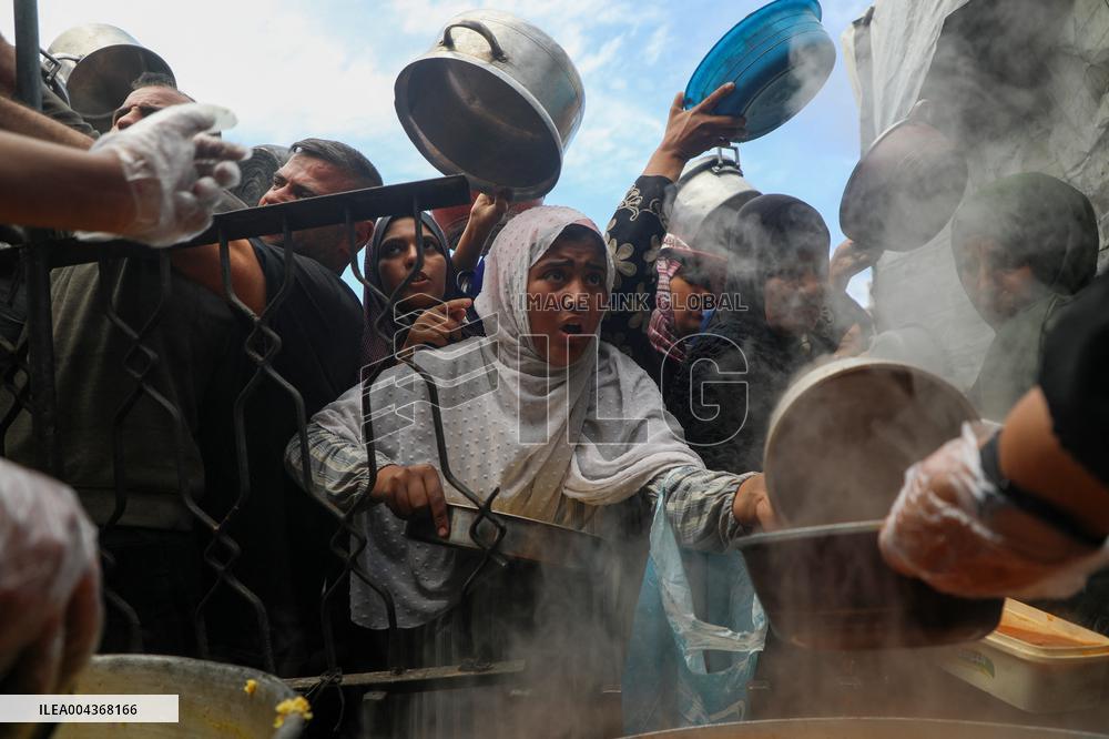Food Distribution in Beit Lahia - Gaza