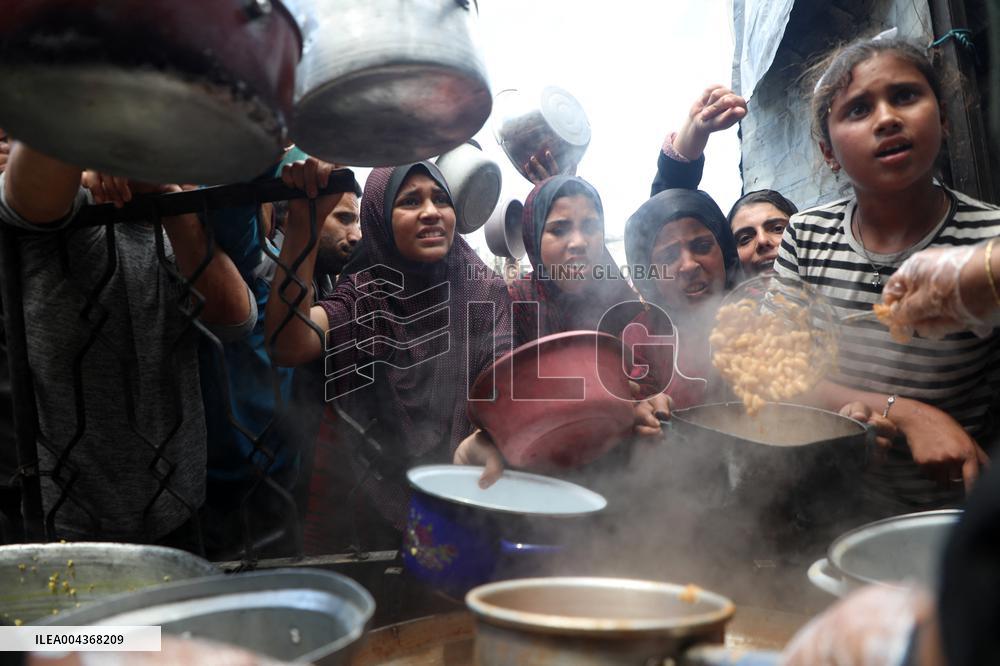Food Distribution in Beit Lahia - Gaza
