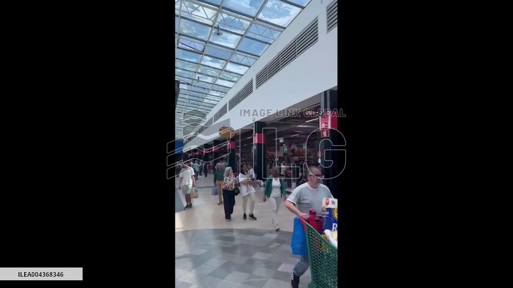 Portugal: Nationwide Blackout Causes Panic Buying at Supermarkets