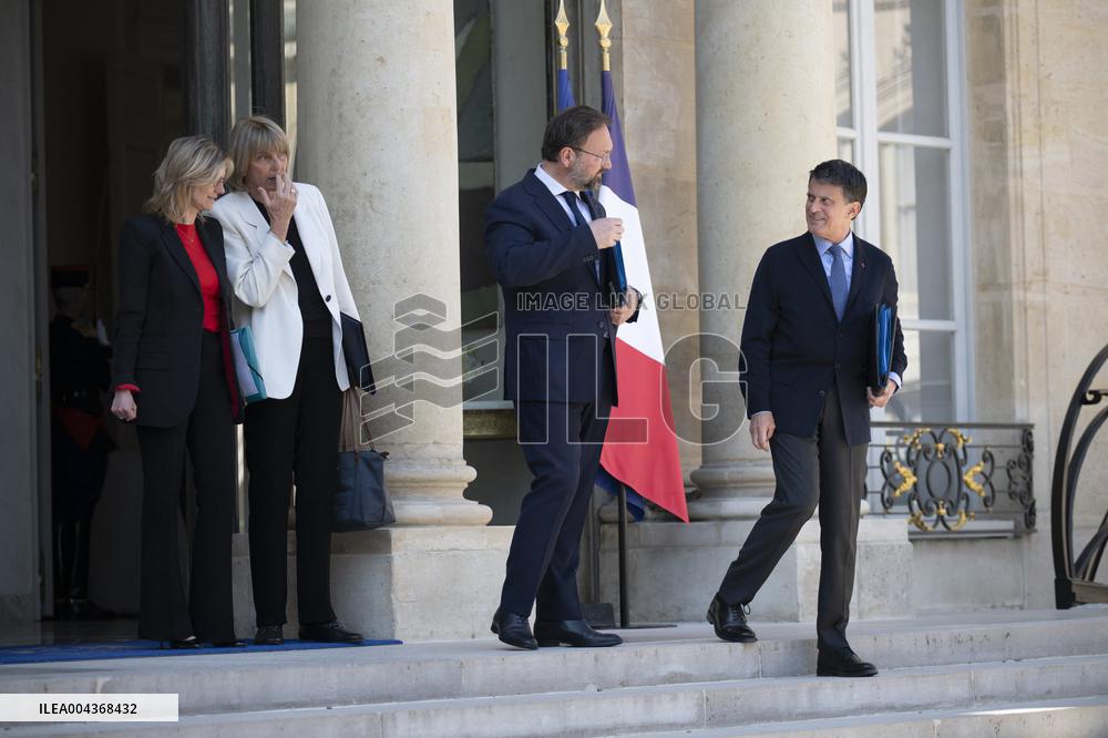 Weekly Cabinet Meeting - Paris