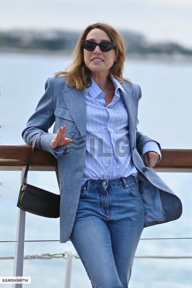 8th Canneseries - Laura Smet At Surface Photocall