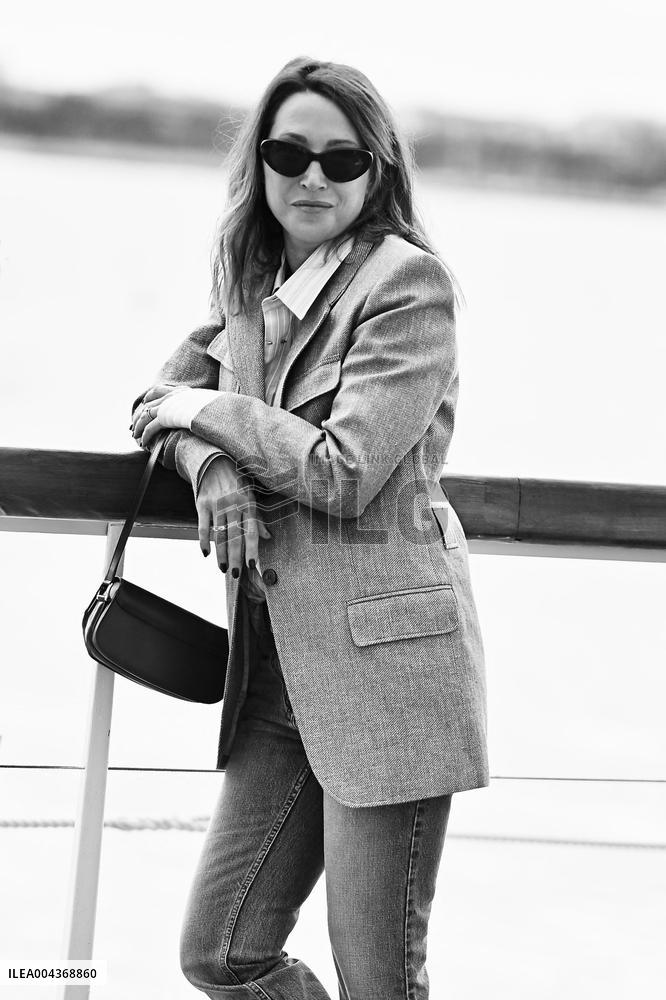 8th Canneseries - Laura Smet At Surface Photocall