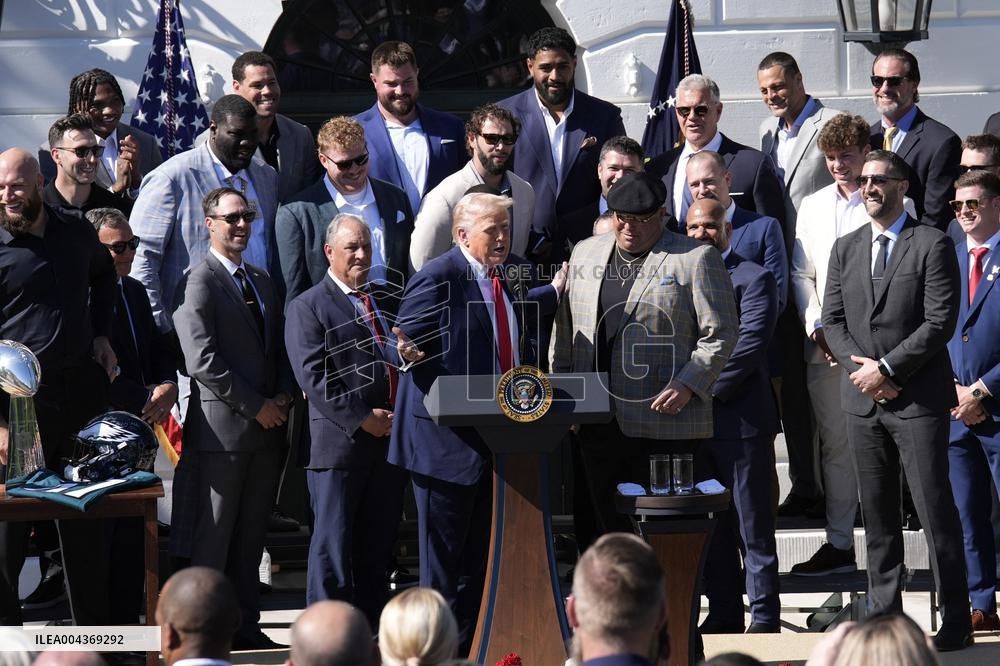 Donald Trump welcomes Philadelphia Eagles - Washington