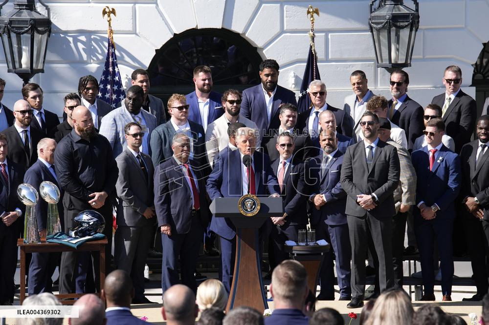 Donald Trump welcomes Philadelphia Eagles - Washington