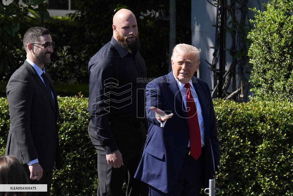 Donald Trump welcomes Philadelphia Eagles - Washington