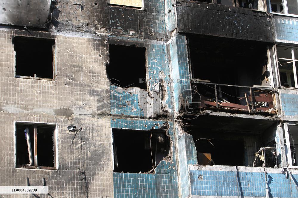 Russian drone hits apartment block in KamianskeRussian drone hits apartment block in Kamianske