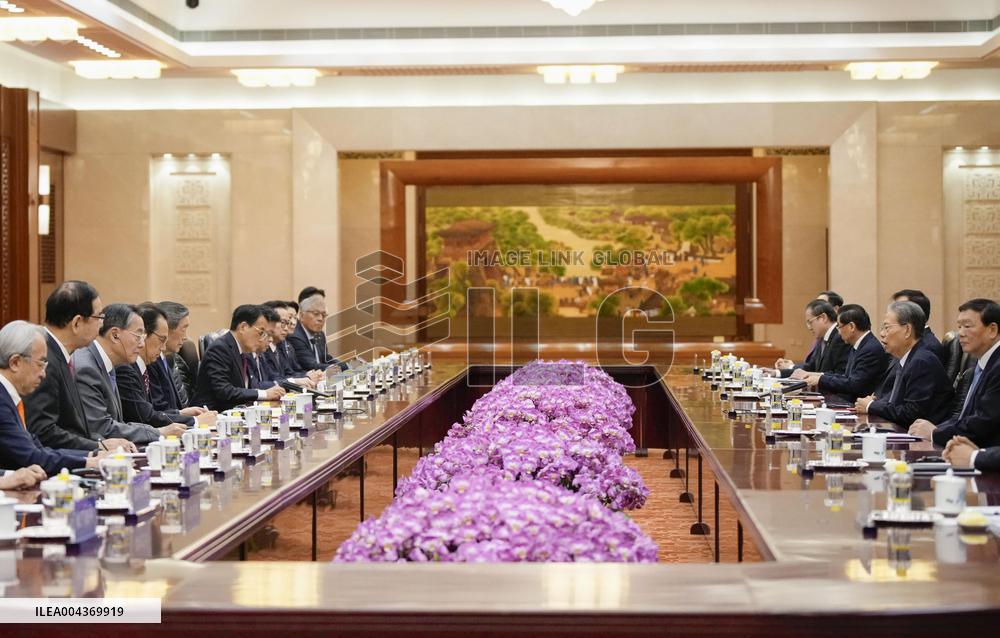 Delegation of Japanese lawmakers visits Beijing