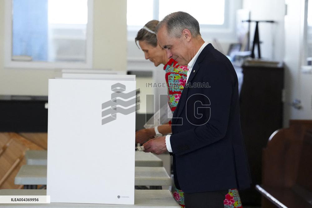 Mark Carney Votes in Ottawa with Wife - Ottawa