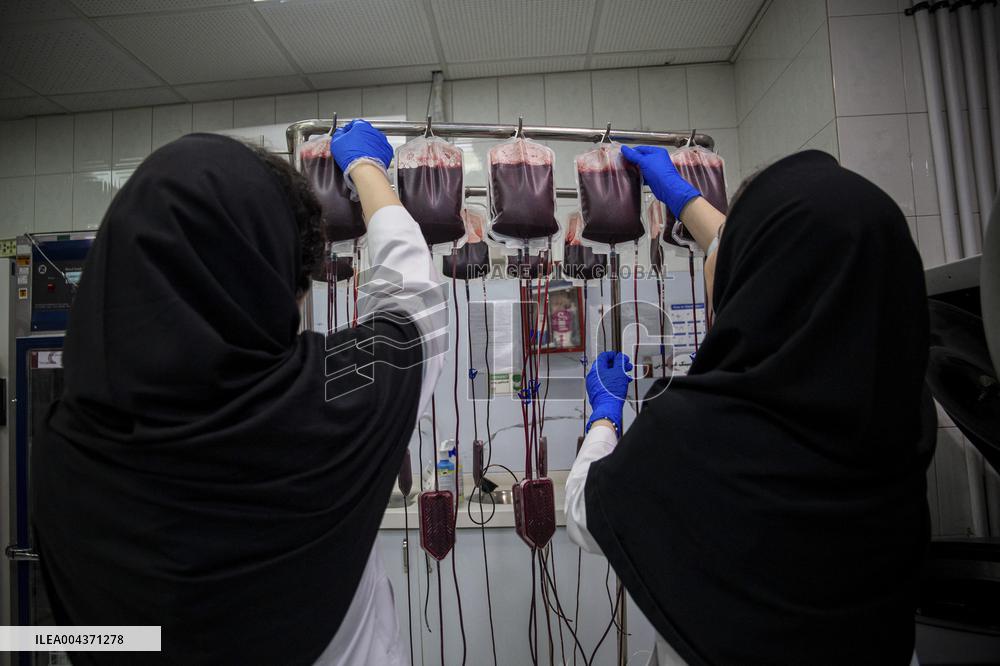 Blood Transfusions for Bandar Abbas Victims - Iran