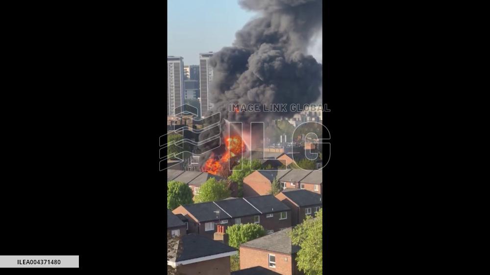 UK: Fire Breaks Out at Substation in North-West London, Prompting Evacuation 3