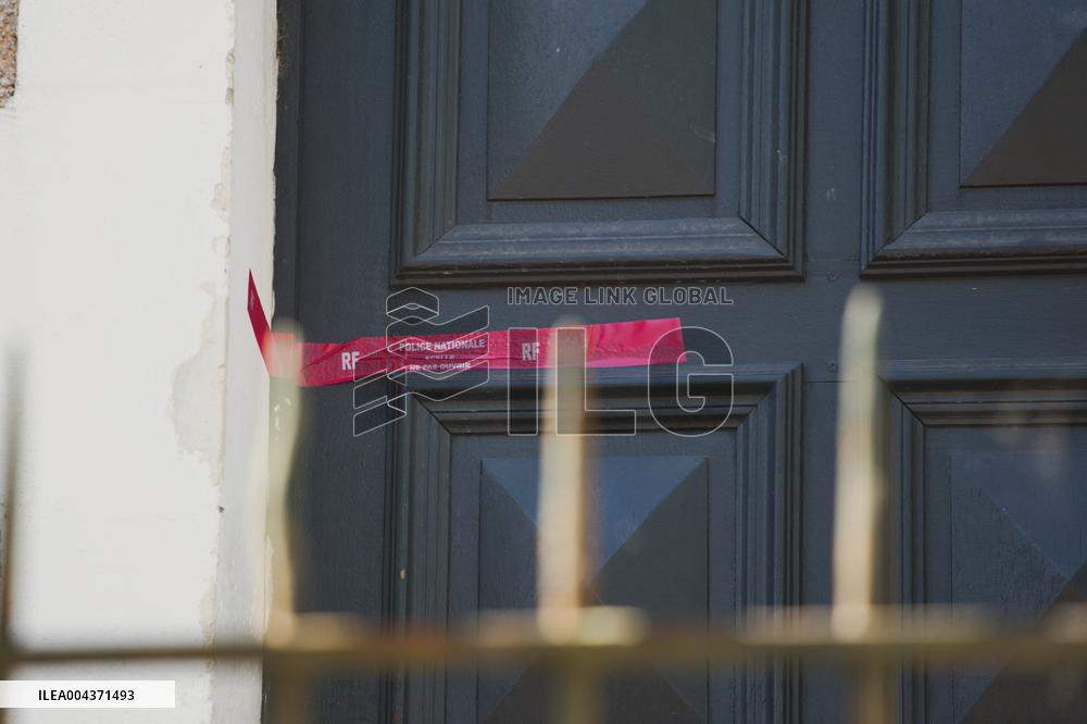 Woman Injured Husband Found Dead Throat Slit - Nantes