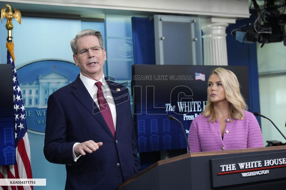 White House press briefing - Washington