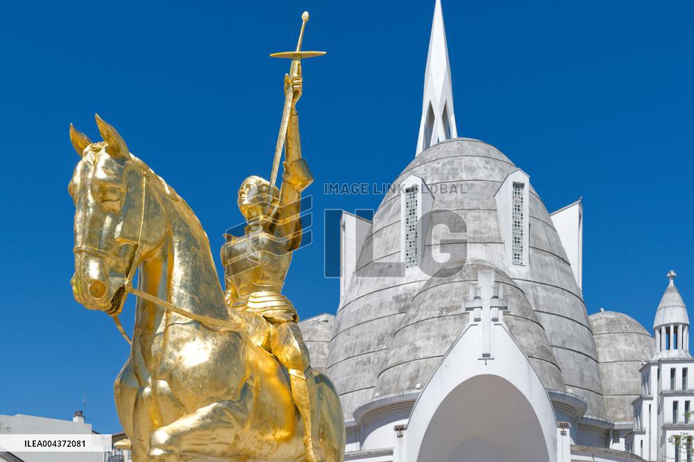 Jeanne d Arc statue in front of the Sainte Jeanne d Arc church - Nice