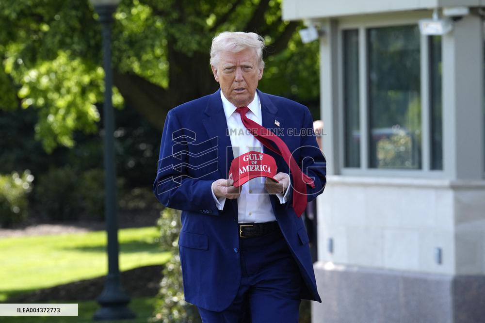 Donald Trump departs to Michigan - Washington