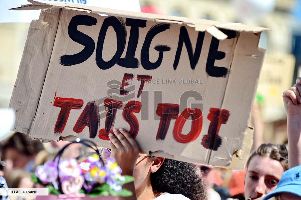Protest Against Garot Law on Medical Deserts - Paris