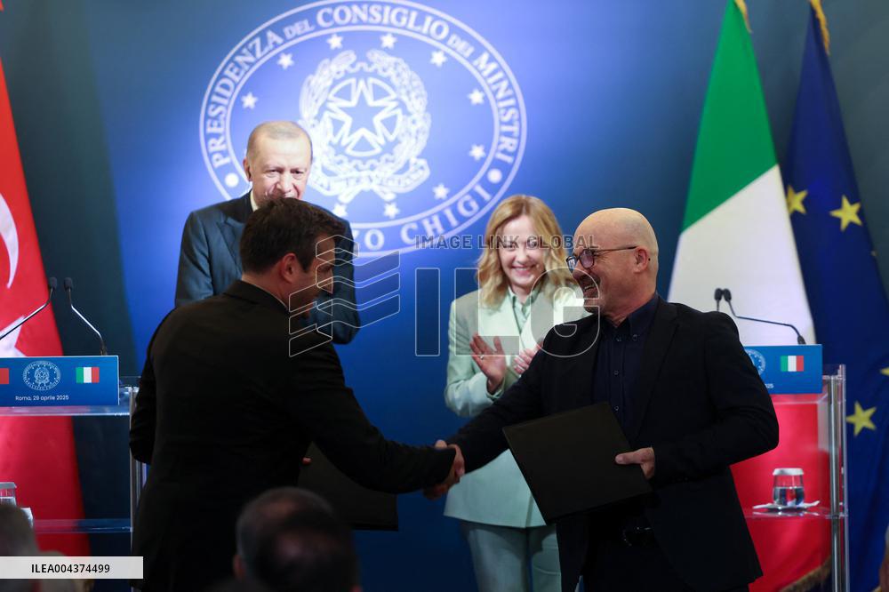 Meloni and Erdogan Hold Joint Press Conference in Rome