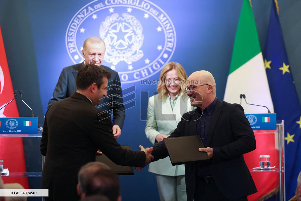 Meloni and Erdogan Hold Joint Press Conference in Rome