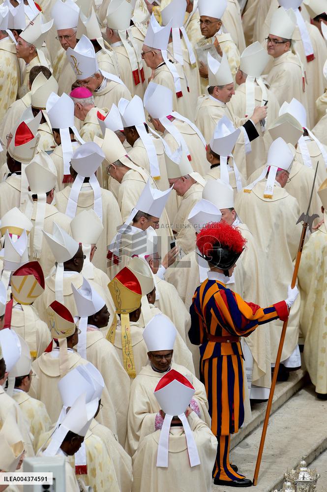 Behind The Scenes Of The Vatican