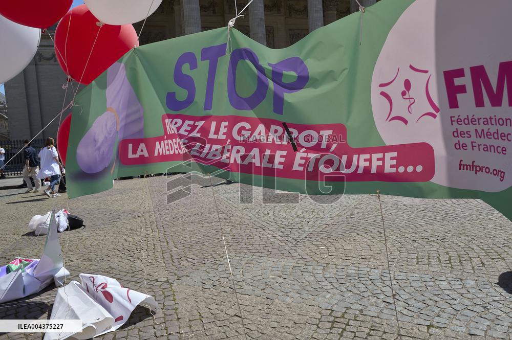Rally Against the Garot Bill - Paris