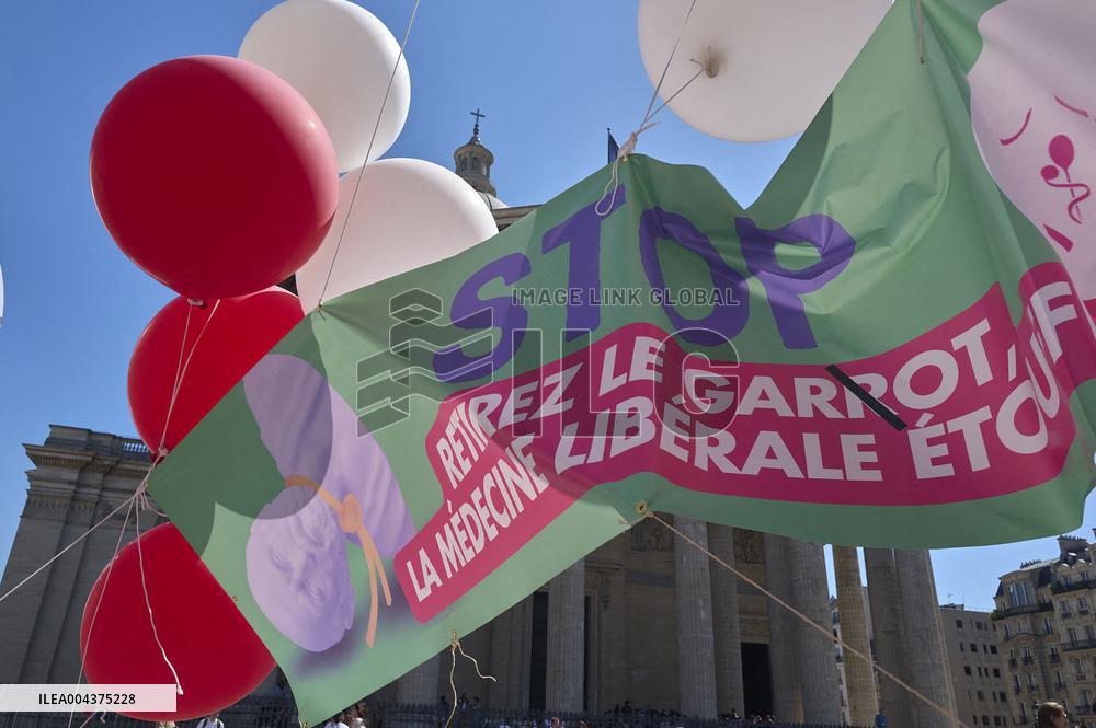 Rally Against the Garot Bill - Paris