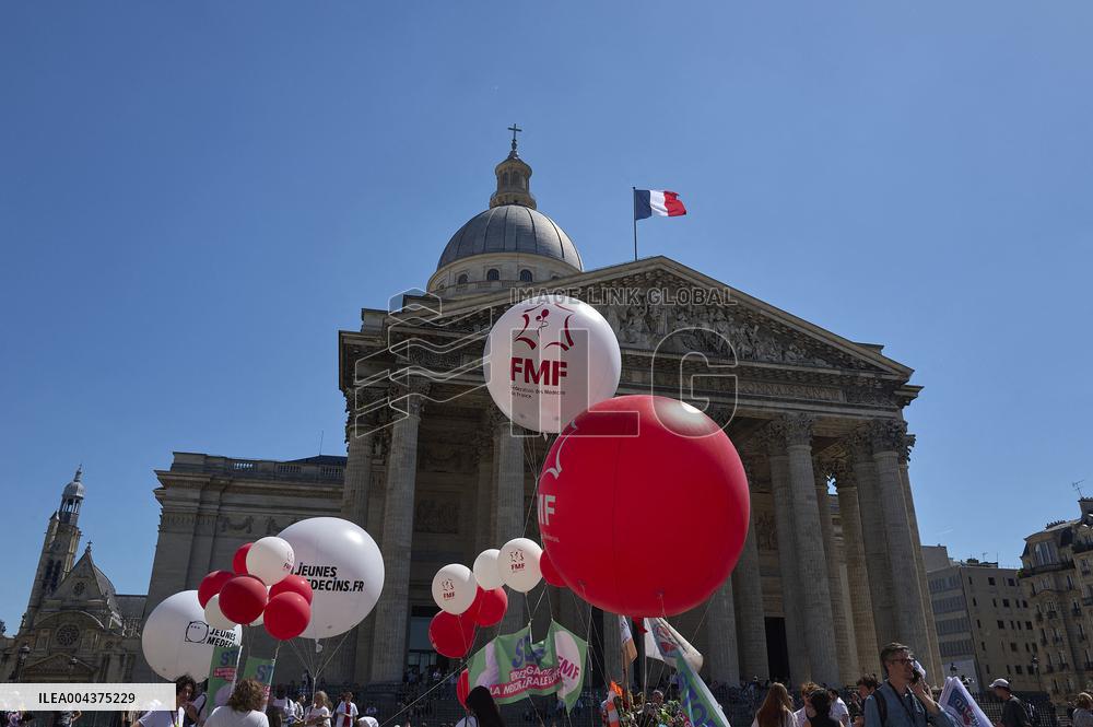 Rally Against the Garot Bill - Paris